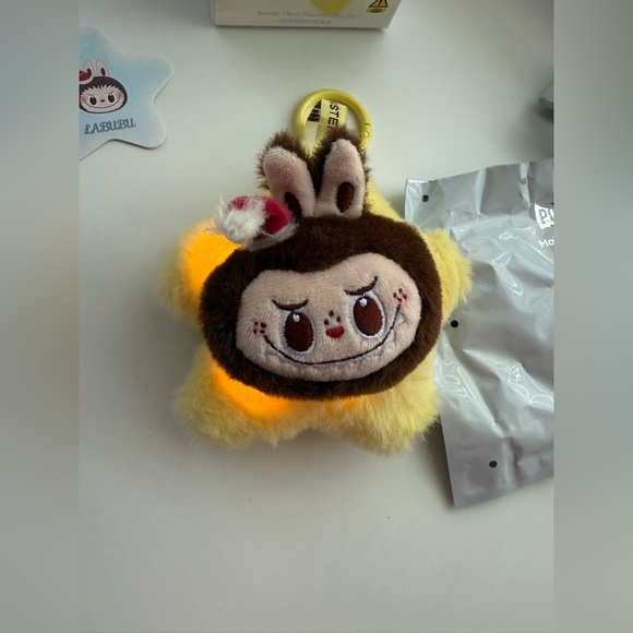 Nwt Labubu Pop Mart X THE MONSTERS: Classic Series Sparkly Star Plush Pendant - Picture 3 of 8